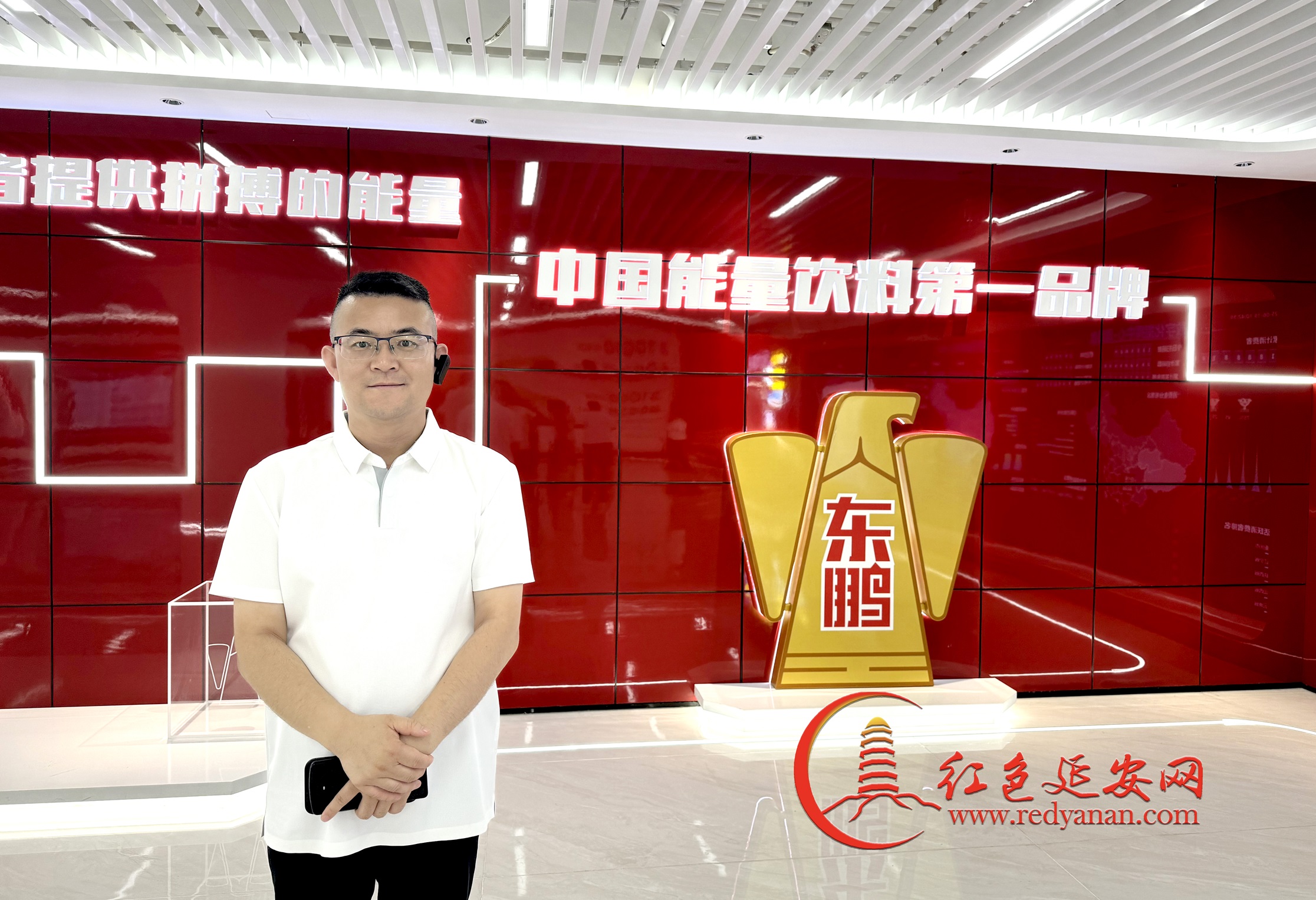 常世民在东鹏饮料集团.jpg