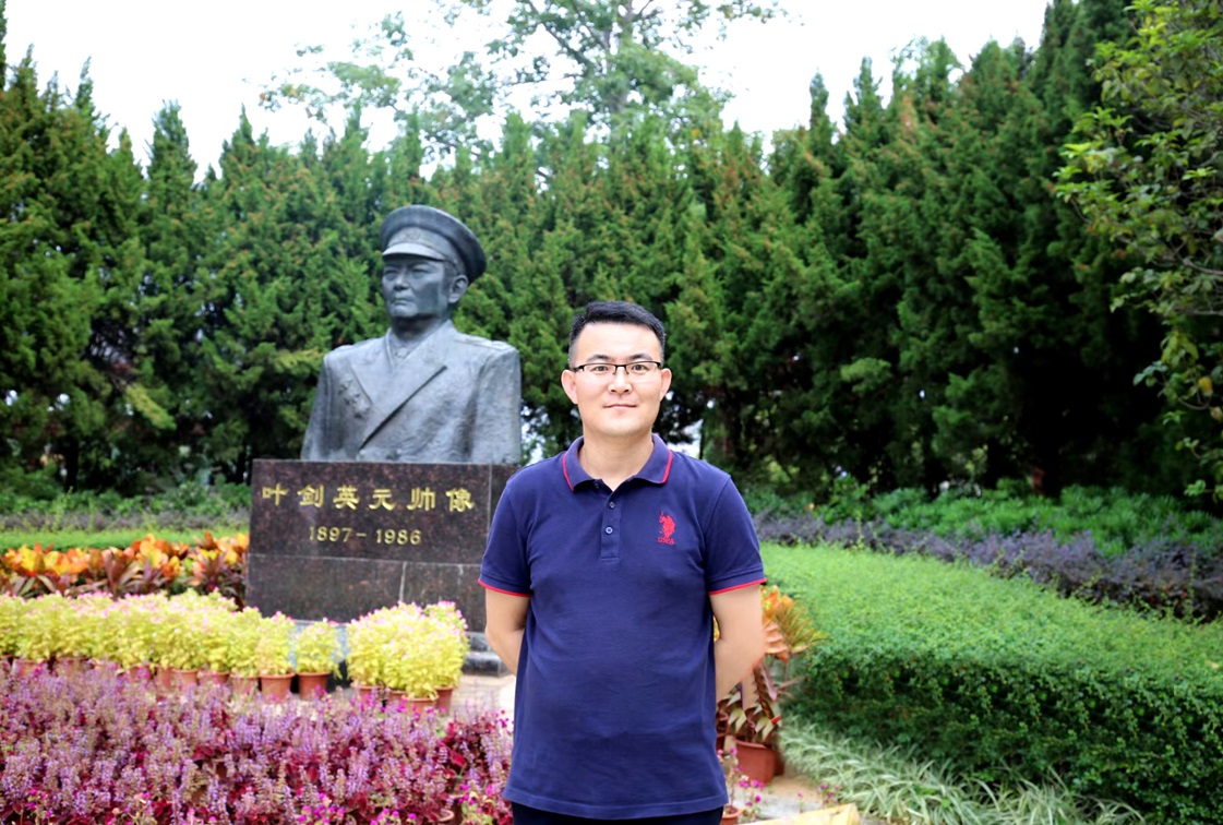 红色延安网总编辑、压舱石故事汇发起人常世民在叶剑英纪念馆 红色延安网总编辑、压舱石故事汇发起人常世民在叶剑英纪念馆